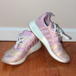 Adidas Size 7 Youth / 9 Women's Originals Sneakers NMD_R1 Purple Shoes Athletic